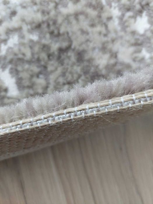 Продавам килим за хол или дневна стая