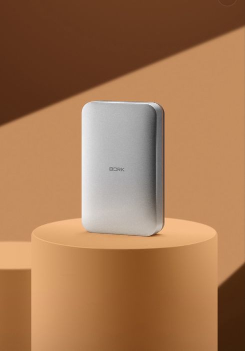 Продаю повербанк BORK