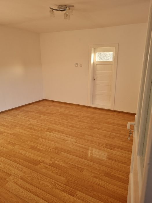 Casa de vanzare sau schimb cu o proprietate mai mica plus diferenta