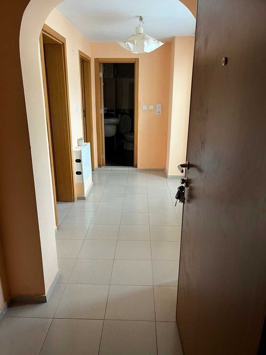 Продава се Двустаен апартамент в Враца, Център - 69 кв.м за 1242 €/кв.м - Снимка #2