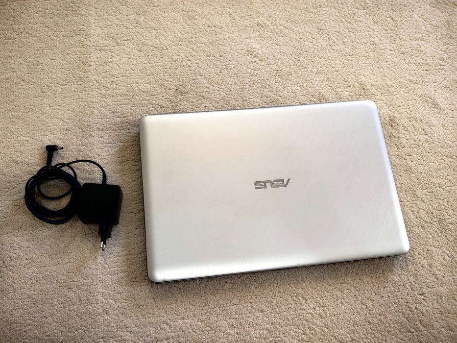 * Asus компьютер *