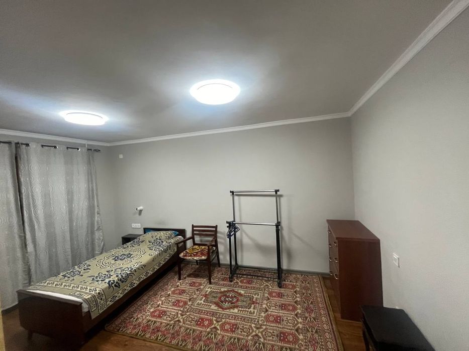 Продам чиланзар 5.  Одна комнатная.  Метро Хамза