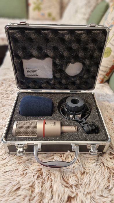 Microfon Studio AKG C4000B - Stare Impecabilă (Shockmount + Case)