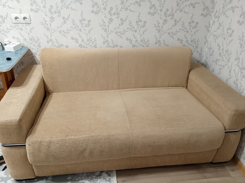 Продам диван в хорошем состоянии