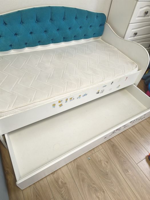 Кровать детская с ящиком