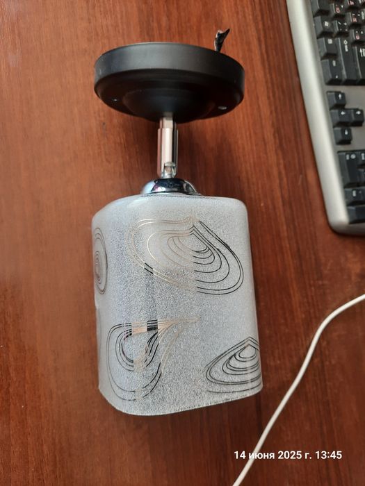 Продам две люстры