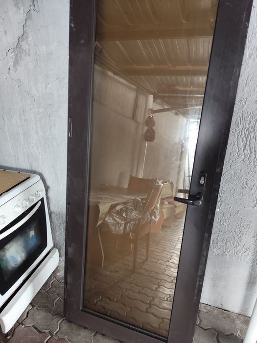 Двери дёшево  срочно