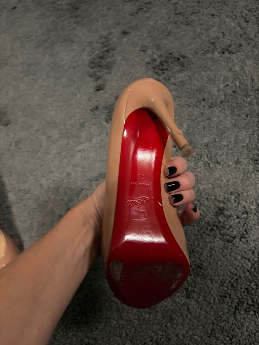 Оригинални дамски обувки Laboutin