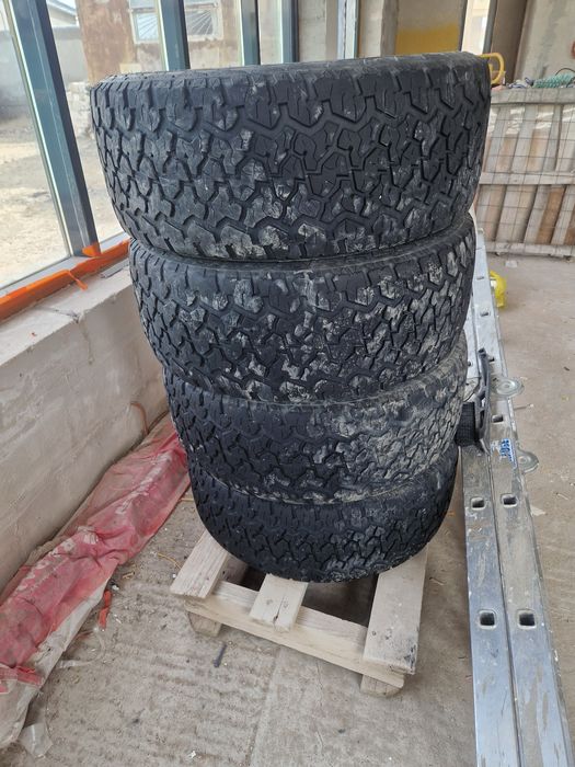 Продам 4 комплекта резины (16шт)