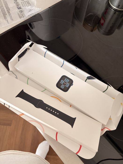 Часы Apple Watch SE