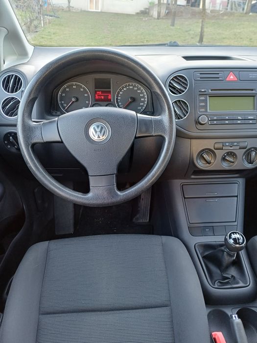 Golf 5 Plus 1400€