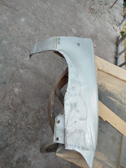 Продам все бампер, левое и правое крыло переднее