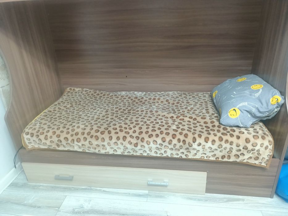 Продам кровать .двухъярусная