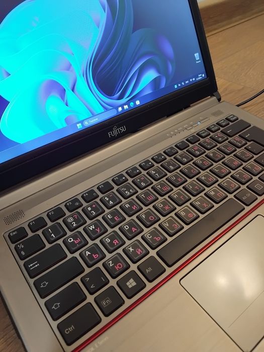 Лаптоп Fujitsu E744, i5 процесор, W11