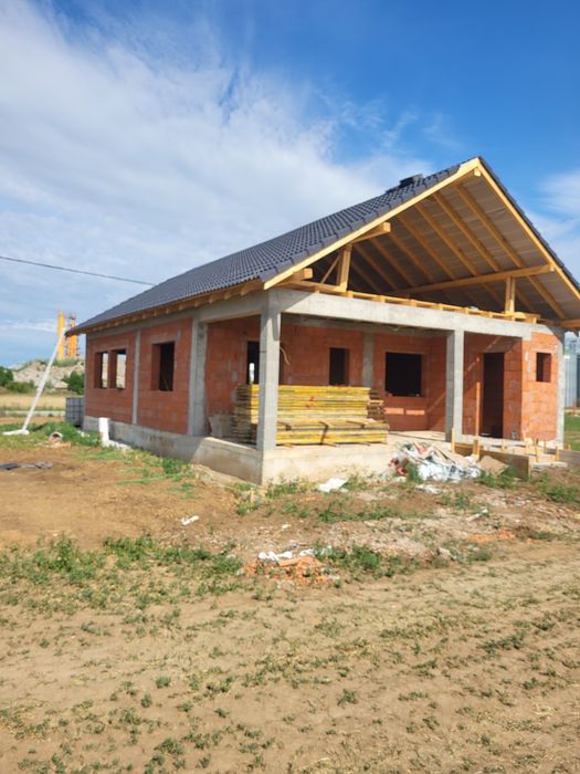 Casa pe parter -80 mp utili - Predare la alb