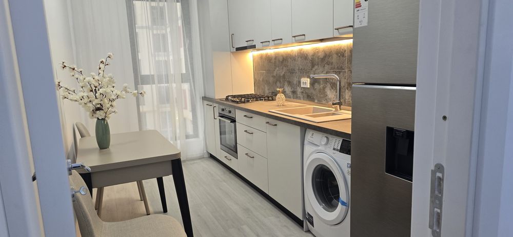 Proprietar inchiriez ap.2.cam.Exigent Plaza faza 5 cu parcare  inclusă