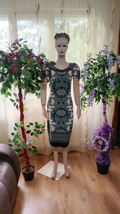 Vand 8 rochii  masura M/20 ron bucata