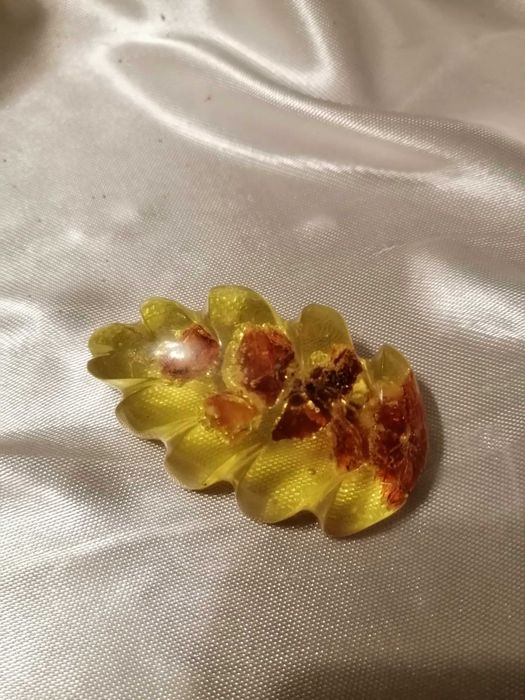 Продам бусы броши советского периода