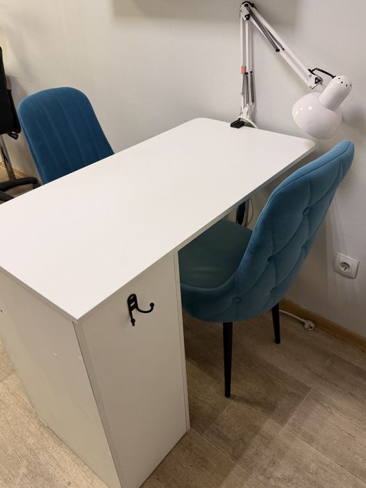 Продам маникюрный стол