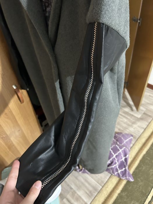 Продаю Пальто с кожаными рукавами