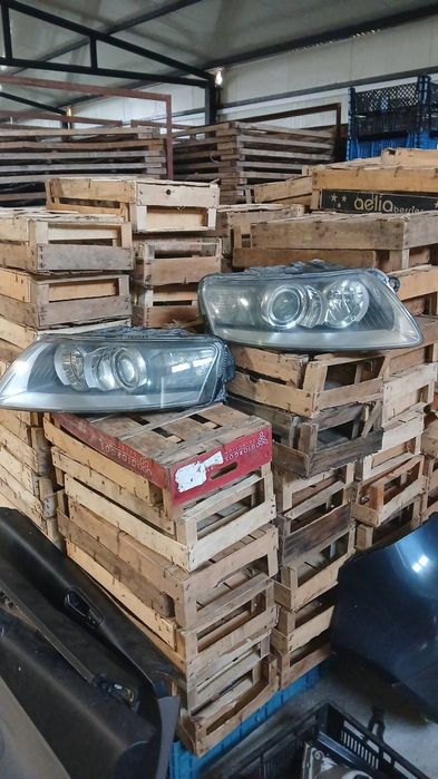 Faruri audi a6 c6 2008! Xenon volan stanga de europa! Se vand doar ambele 1.500 lei !