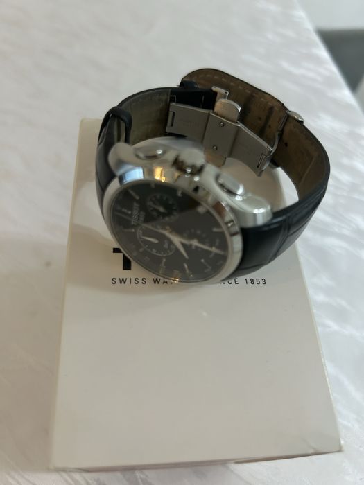 Часовник tissot