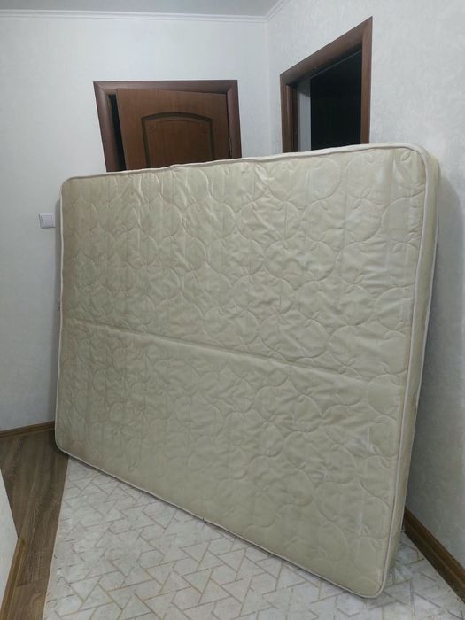 Матрас в отличном состояний