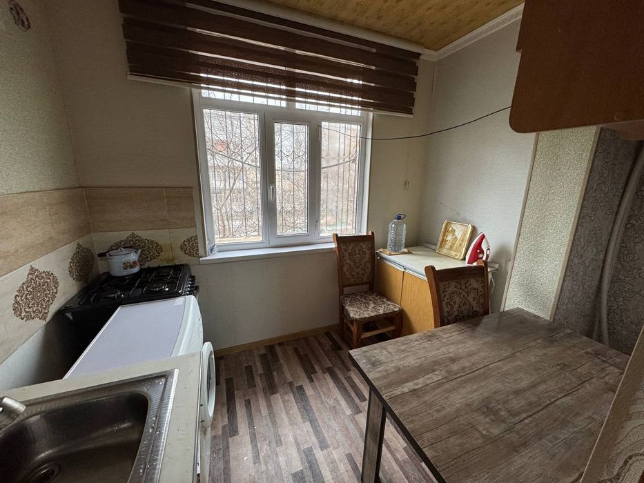 бир хонали икки хонали килинган, ижарага куйилади, хамма шароити бор