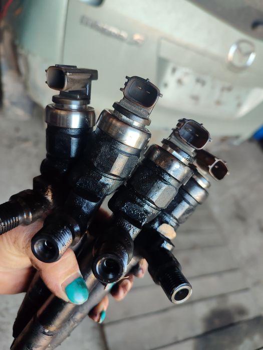 Фарове,стопове, теглич Мазда 5