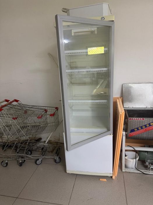 Продам Холодильник с морозилкой