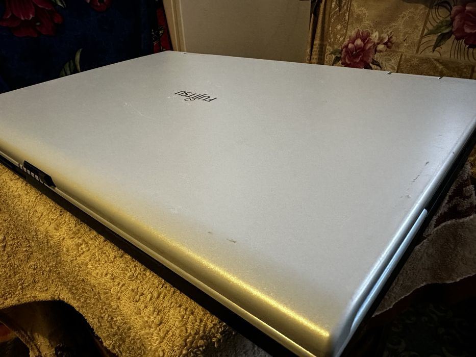 Laptop Fujitsu functional.