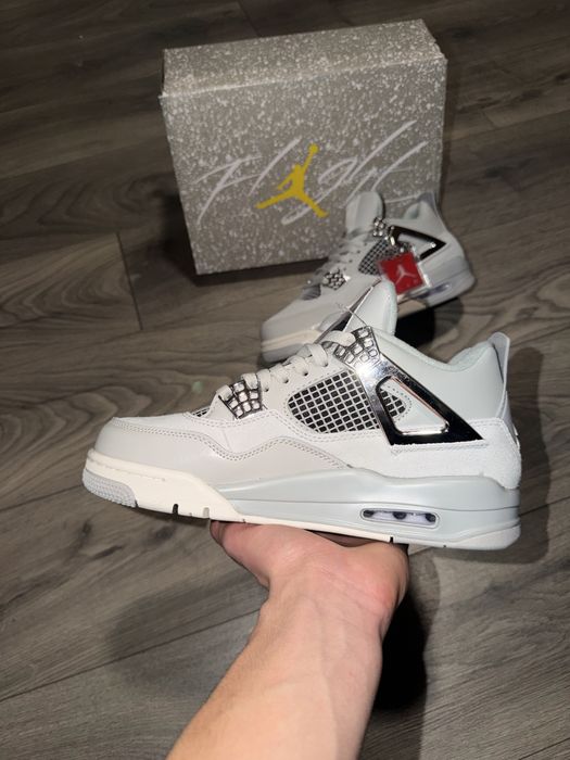 Jordan 4 Frozen