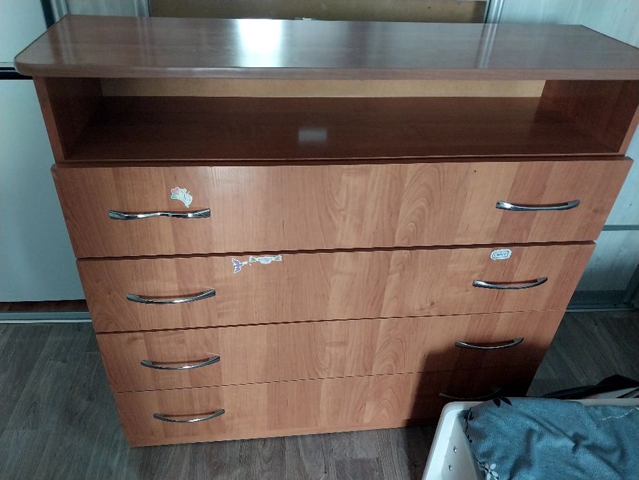 Продам комод коричневый