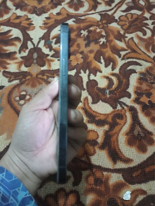 Ayfon12promax holadi yaxahi