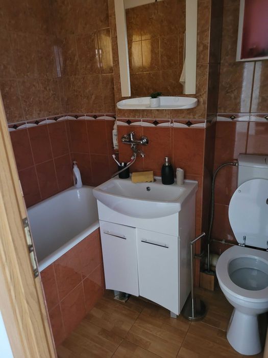 Inchiriez apartament Rm Valcea