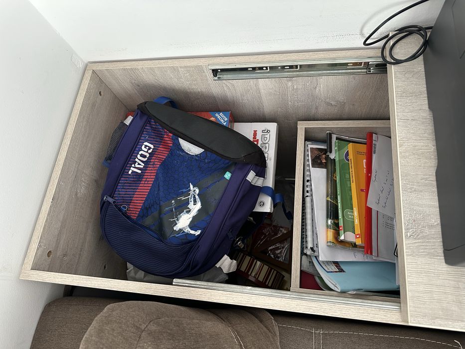 Dulap haine 80 cm,comodă 120 cm,etajeră suspendată,birou