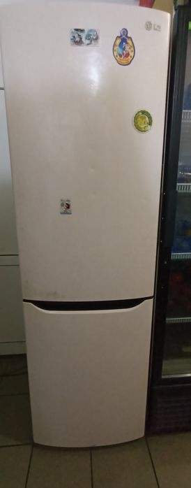 Продам холодильник LG