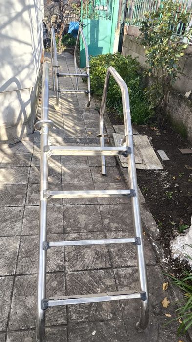 Стълби за басейн с преливник