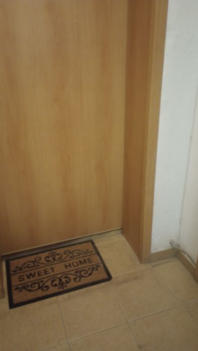 Блиндирана входна врата с винкелова конструкция и ПДЧ каса. Транспорта трябва да е камионче.
