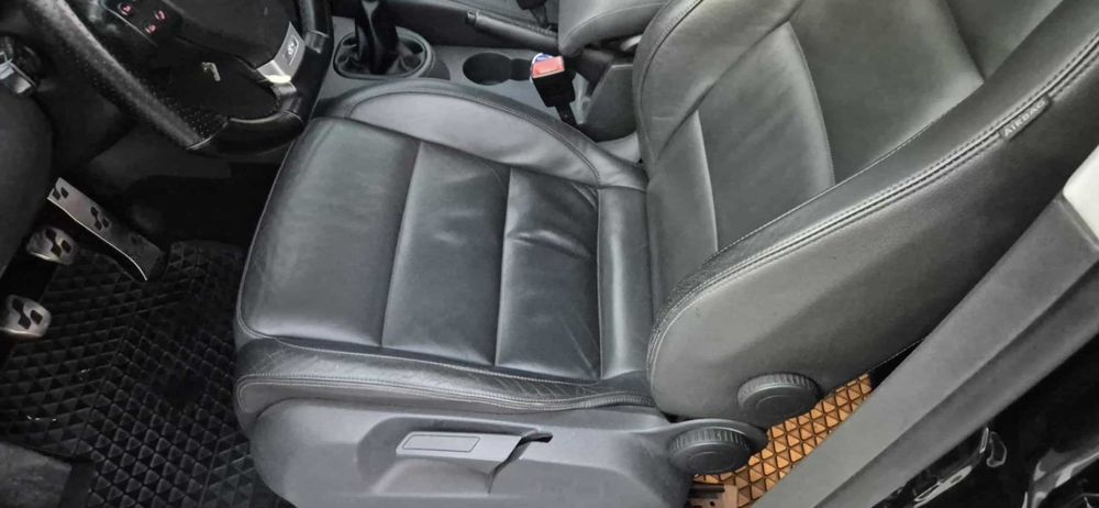 Vw Touran 2 2010 model echipare R line 170cp