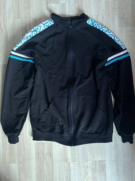 кофта школьная с замком