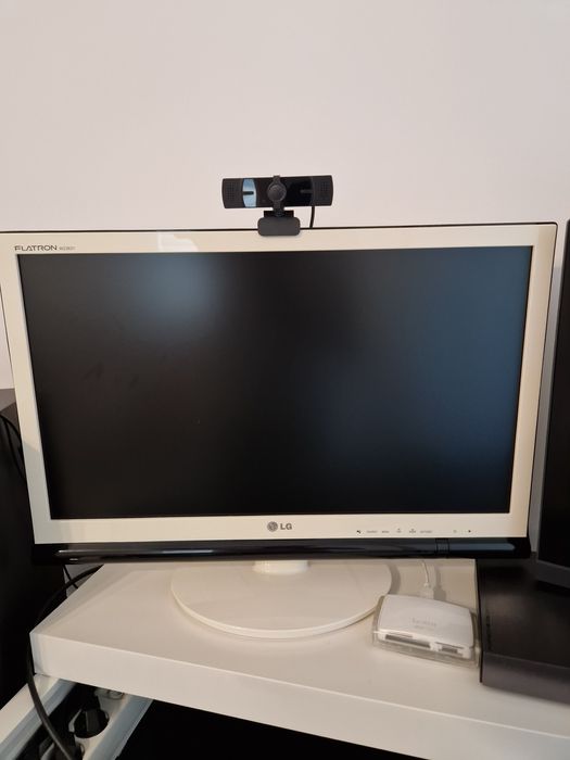 Monitor gaming LG W2363V
Jocul invadeaza realitatea!

Thru Mode
Raspun