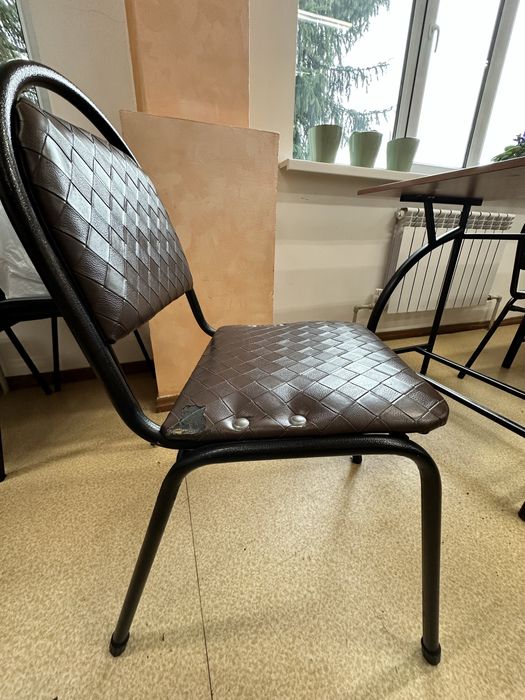 Продам стулья и парты