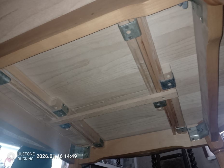 Кухненска маса от дърво