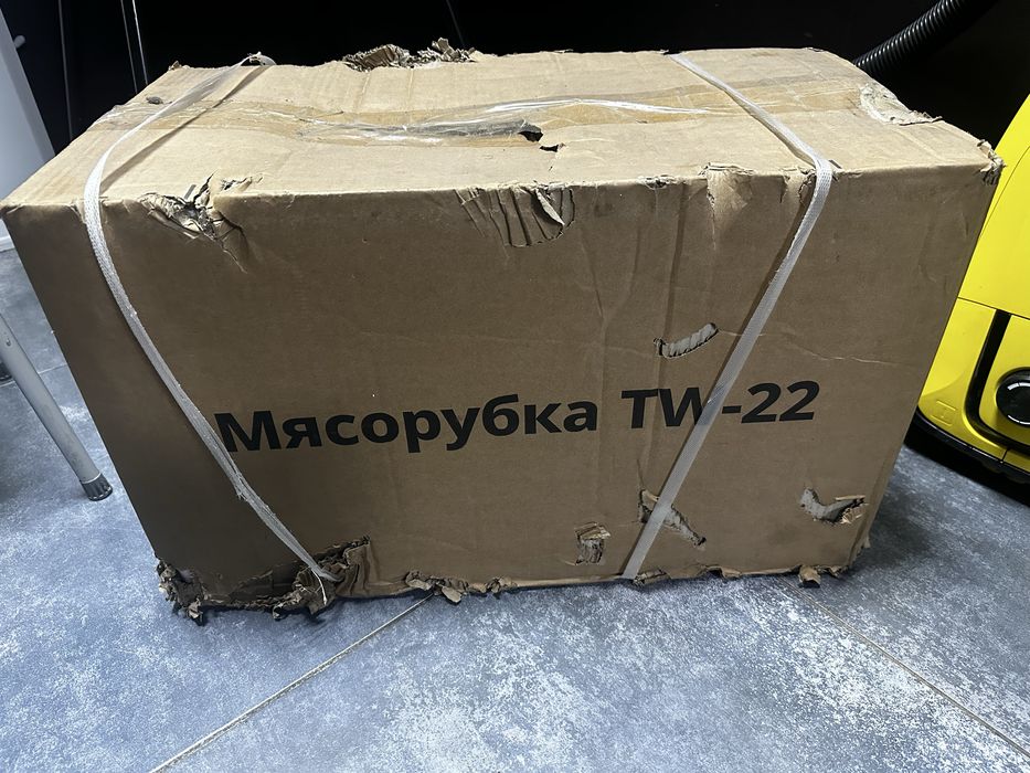 Продам профиссиональную мясорубку