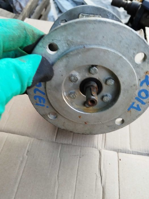 Reductor raport 20 la 1 cu 2 iesiri