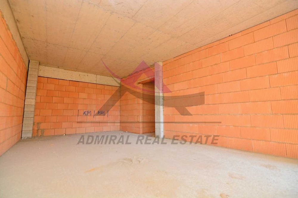 Продава се Тристаен апартамент в Варна, Колхозен пазар - 118 кв.м за 1356 €/кв.м - Снимка #2