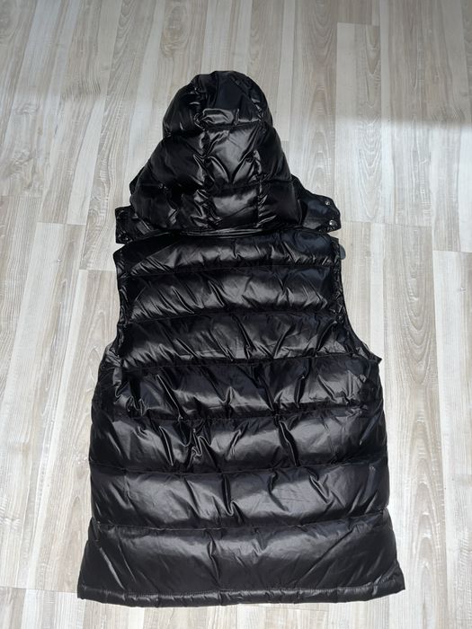 Продам жилетка монклер