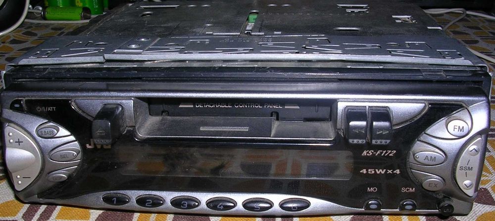 Авторадио касетофон чисто нов JVC KS-F172