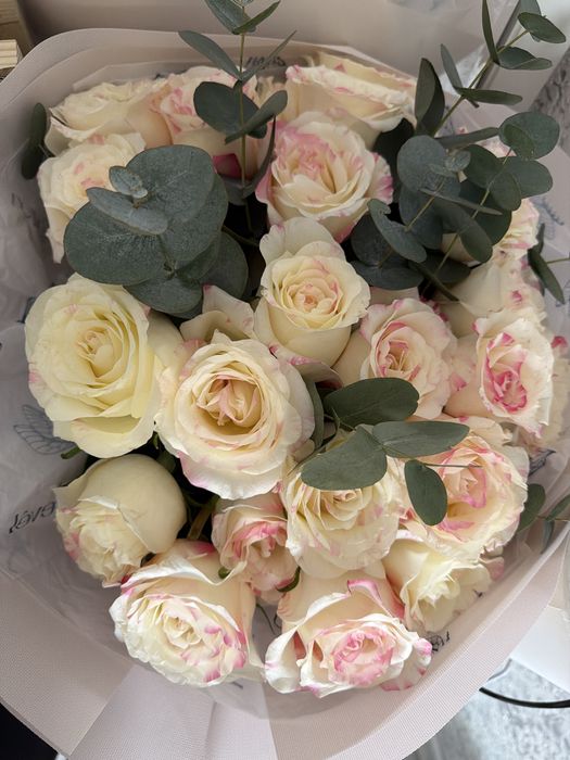 Букет из свежих розз